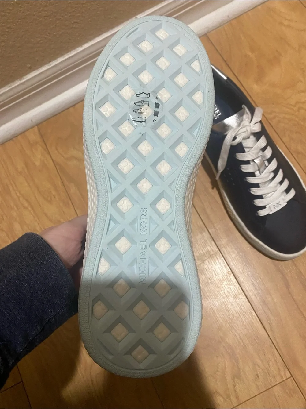Michael Kors Navy and Silver Low-Top Leather Sneakers Sz 9